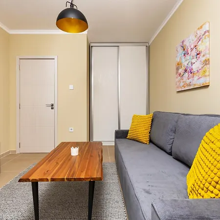 Апартамент Chic 1bd Near Kapana By Flat Manager Пловдив