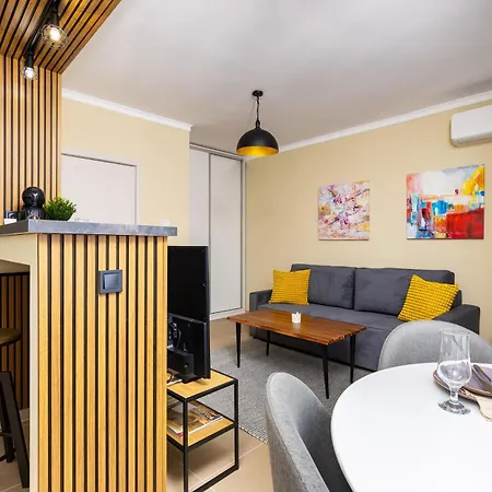 Chic 1bd Near Kapana By Flat Manager Daire *